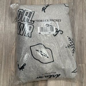 Victoria’s Secret Pink Sherpa blanket gray HTF rare NWT